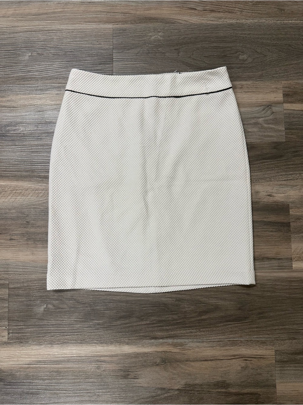 White House Black Market Textured Pencil Skirt